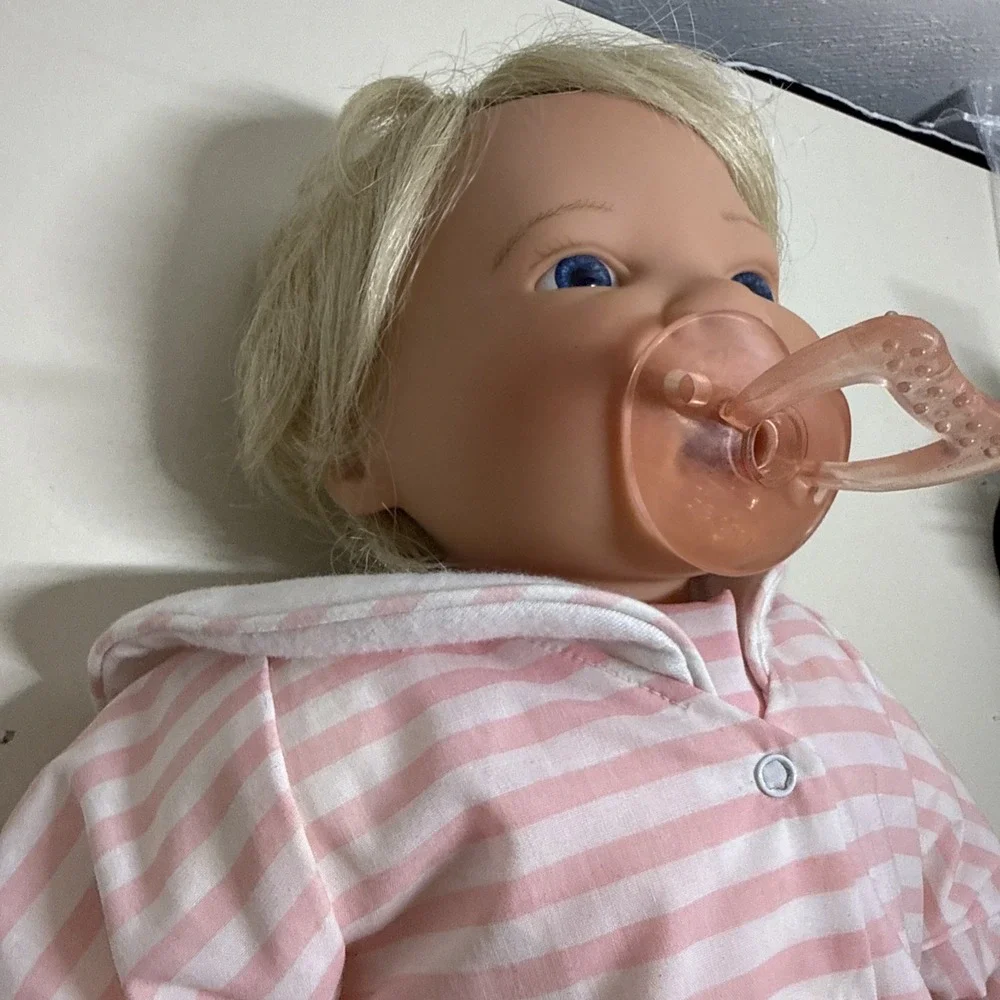 Vintage Lee Middleton Doll Realistic Newborn Honey Love (Awake Girl) Rotate Limb